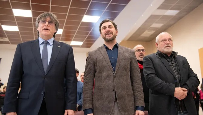 01 dilluns sala