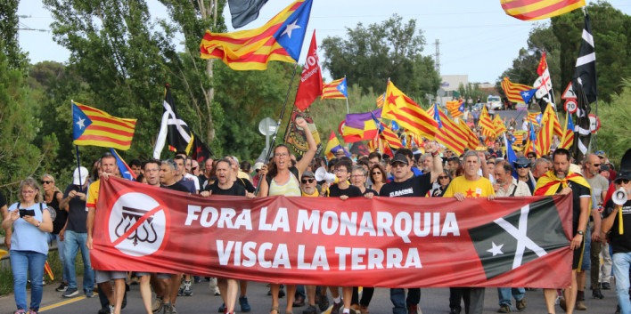 03 fora monarquia